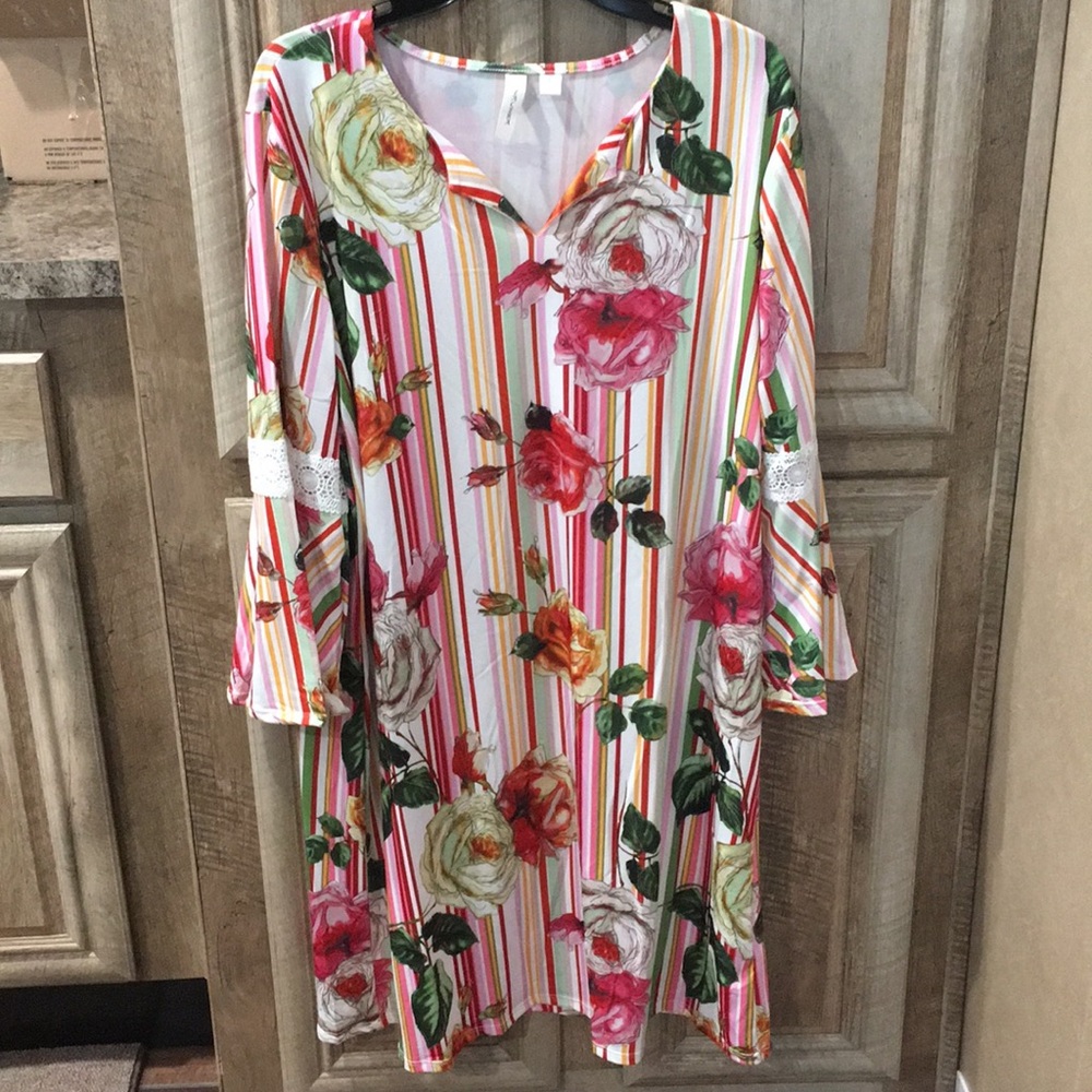 Beautiful New Women’s Spring Season Dresses (In 2 Different Sizes)